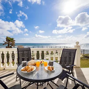 apartment-on-beach-mijas.es-andalucia.com/